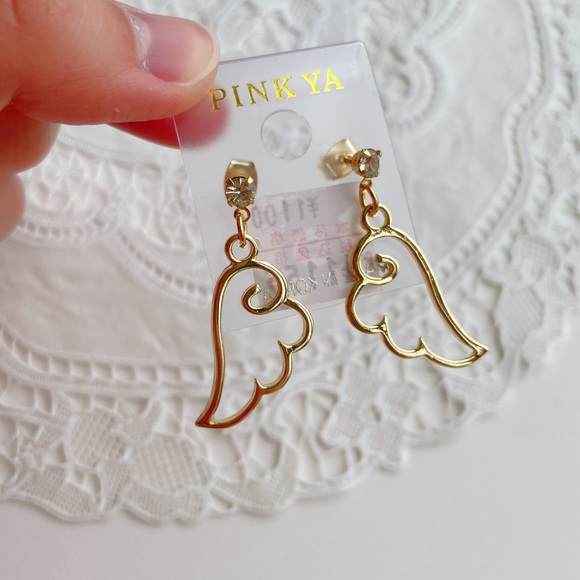 Wings earring - Picture 2 of 3